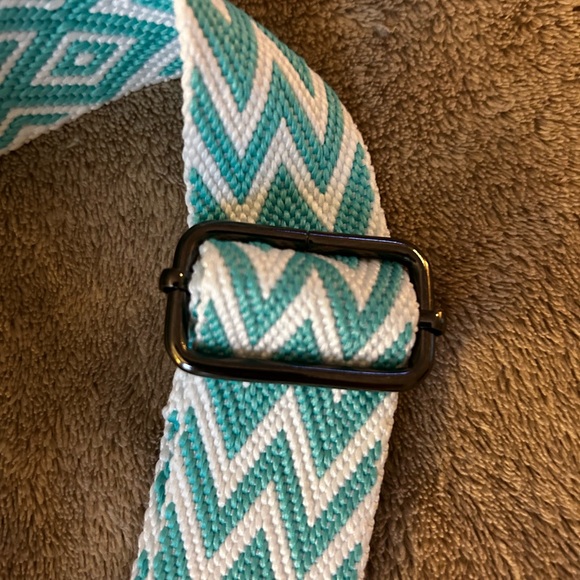 Adjustable strap. - Picture 3 of 3